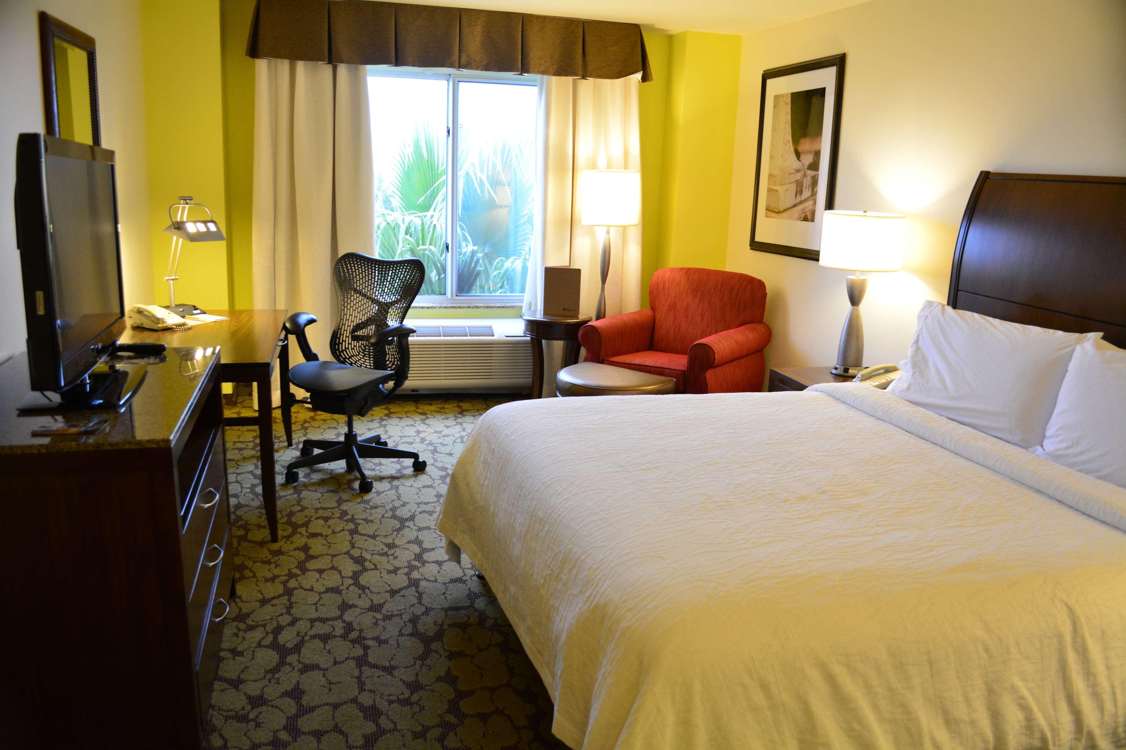 Hilton Garden Inn Oxnard/Camarillo Exterior foto