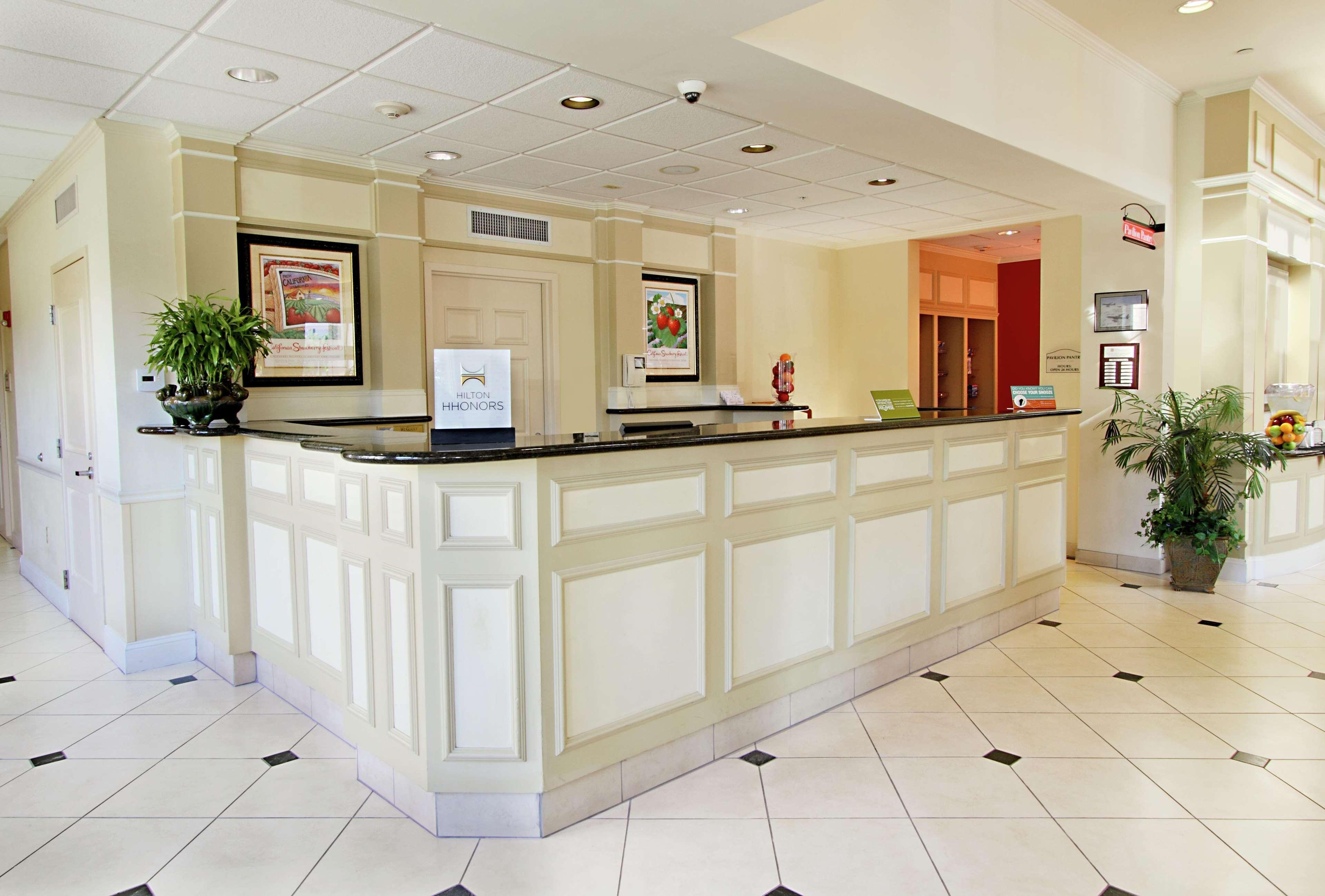 Hilton Garden Inn Oxnard/Camarillo Exterior foto